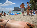 Mesh Bikini op Waikiki Topless