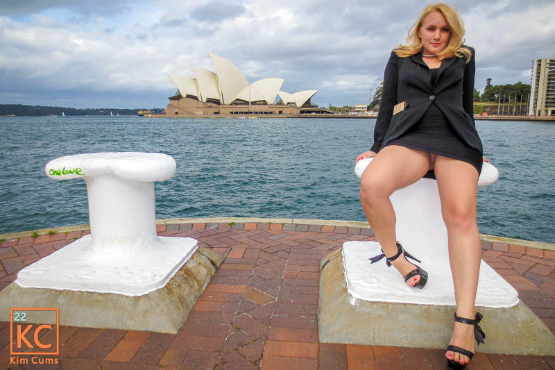 Kim Cums: Slutty Sydney Tourist