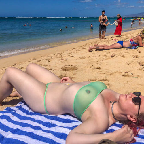 Kim Cums: Hawaiian Sunbathing